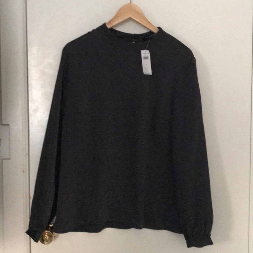 Brand new w/ tag silk long sleeves  blouse Size M